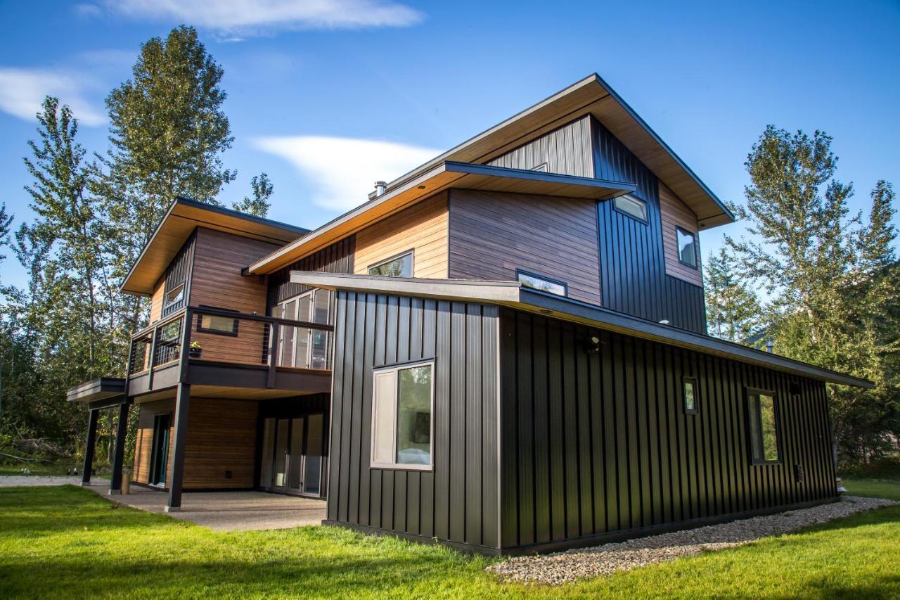 Arrows Edge Lodge Revelstoke Exterior photo