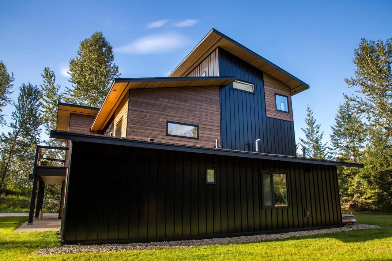 Arrows Edge Lodge Revelstoke Exterior photo